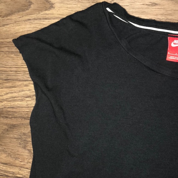 Women’s Nike Sleeveless Top - Picture 4 of 5